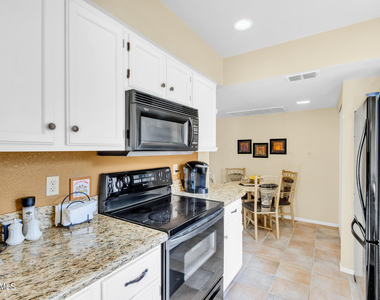 9430 E Mission Lane - Photo Thumbnail 27