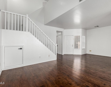 1501 S 113th Drive - Photo Thumbnail 4