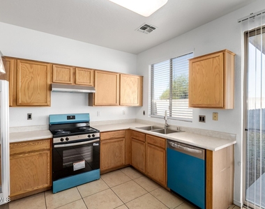 1501 S 113th Drive - Photo Thumbnail 9