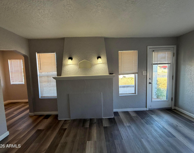 1833 E Harvard Street - Photo Thumbnail 2