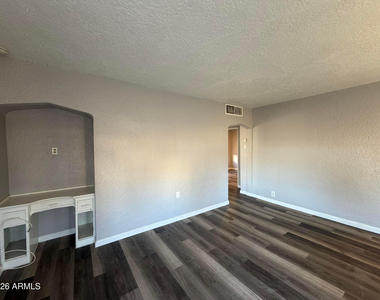 1833 E Harvard Street - Photo Thumbnail 1