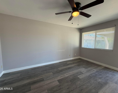 1833 E Harvard Street - Photo Thumbnail 2