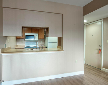 3033 E Devonshire Avenue - Photo Thumbnail 3