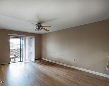 3033 E Devonshire Avenue - Photo Thumbnail 1