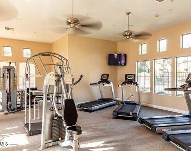 240 W Juniper Avenue - Photo Thumbnail 25