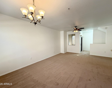 240 W Juniper Avenue - Photo Thumbnail 6