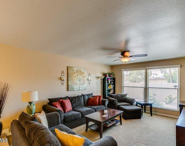 7129 N Via De Alegria - Photo Thumbnail 11
