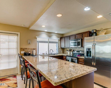 7129 N Via De Alegria - Photo Thumbnail 7