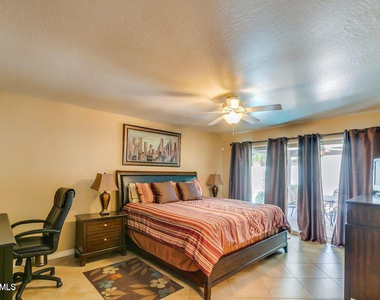 7129 N Via De Alegria - Photo Thumbnail 13