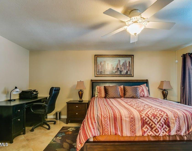 7129 N Via De Alegria - Photo Thumbnail 12