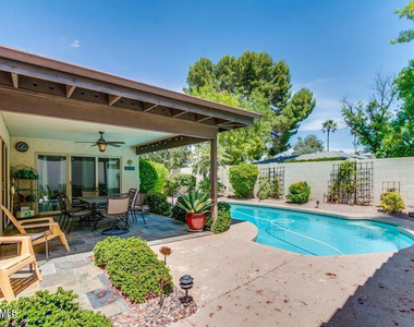 7129 N Via De Alegria - Photo Thumbnail 21