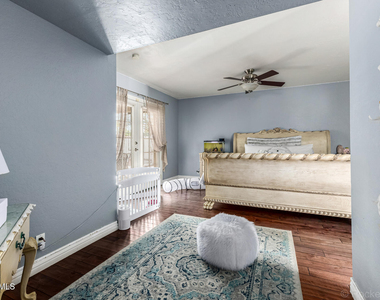 11051 N 44th Court - Photo Thumbnail 12