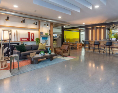 20350 N 7th Avenue - Photo Thumbnail 4