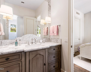 8531 N 49th Street - Photo Thumbnail 43
