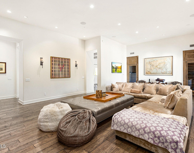 8531 N 49th Street - Photo Thumbnail 21