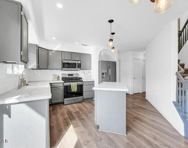 8841 S 51st Street - Photo Thumbnail 20