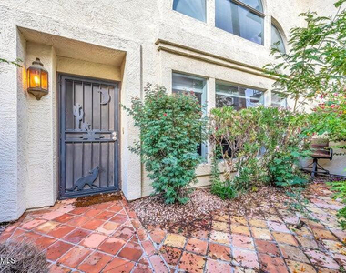 8841 S 51st Street - Photo Thumbnail 3