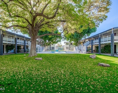 721 E Montebello Avenue - Photo Thumbnail 22