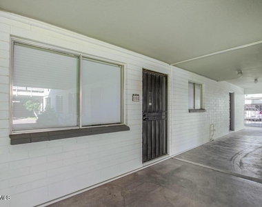 721 E Montebello Avenue - Photo Thumbnail 3