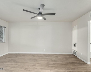721 E Montebello Avenue - Photo Thumbnail 7