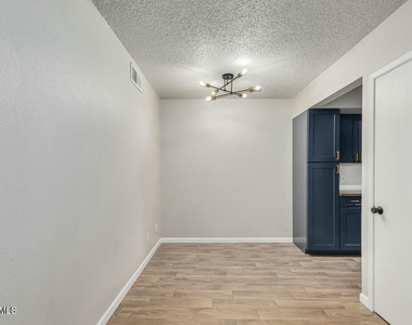 721 E Montebello Avenue - Photo Thumbnail 10