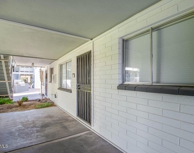 721 E Montebello Avenue - Photo Thumbnail 2