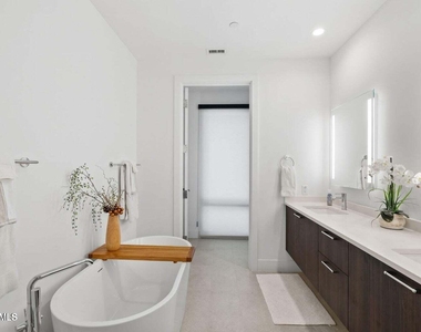 19355 N 73rd Way - Photo Thumbnail 9