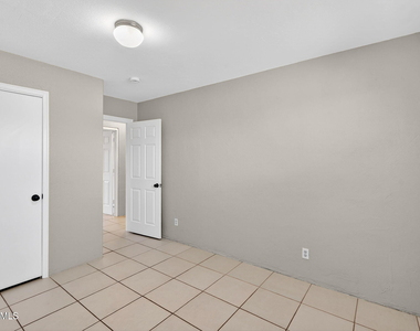 34682 N Kachina Lane - Photo Thumbnail 8
