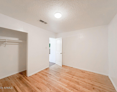 3442 E Melvin Street - Photo Thumbnail 13