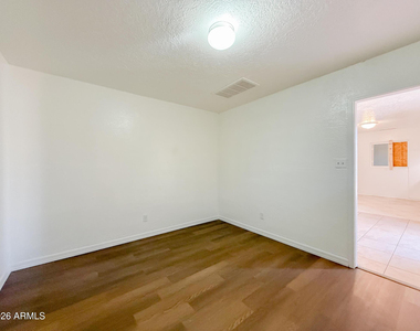 3442 E Melvin Street - Photo Thumbnail 6