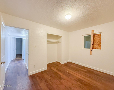 3442 E Melvin Street - Photo Thumbnail 8