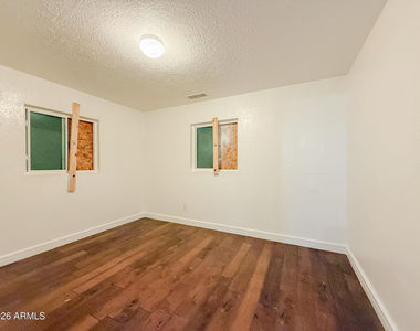 3442 E Melvin Street - Photo Thumbnail 7