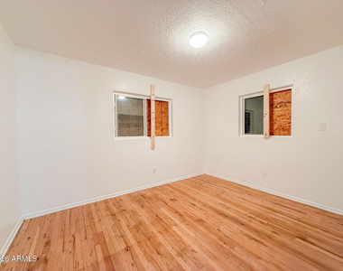 3442 E Melvin Street - Photo Thumbnail 11