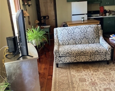 19 Chestnut Street - Photo Thumbnail 6