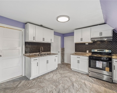 25 Parkridge Avenue - Photo Thumbnail 4