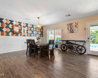4014 N 81st Street - Photo Thumbnail 11