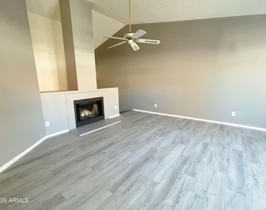 2875 W Highland Street - Photo Thumbnail 3