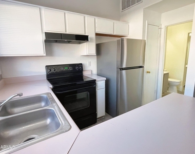 2875 W Highland Street - Photo Thumbnail 7