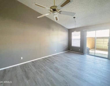 2875 W Highland Street - Photo Thumbnail 4
