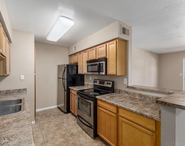 5995 N 78th Street - Photo Thumbnail 7