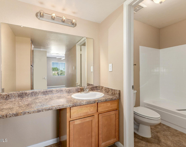 5995 N 78th Street - Photo Thumbnail 11