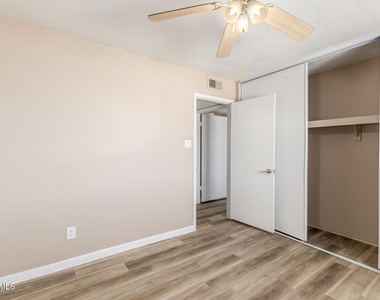 5995 N 78th Street - Photo Thumbnail 14