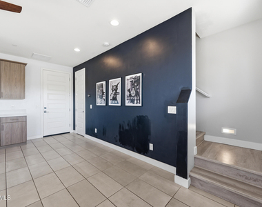 3510 N Miller Road - Photo Thumbnail 4