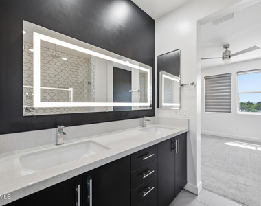 3510 N Miller Road - Photo Thumbnail 22