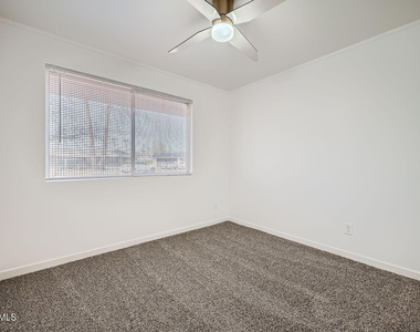 12021 N Riviera Court - Photo Thumbnail 13