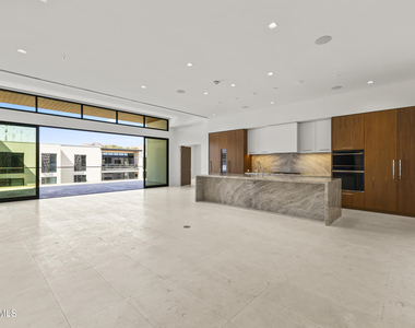 6587 N Palmeraie Boulevard - Photo Thumbnail 4