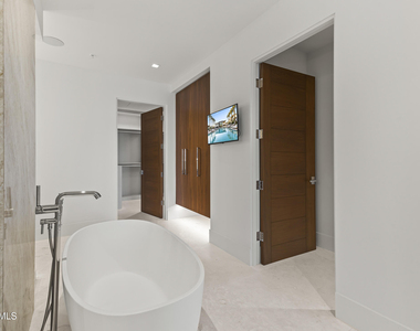 6587 N Palmeraie Boulevard - Photo Thumbnail 28