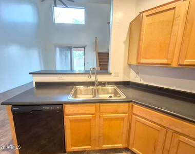 16438 N 72nd Lane - Photo Thumbnail 4