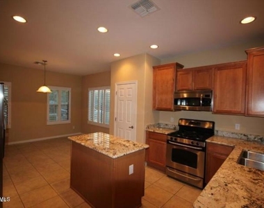 5118 W Molly Lane - Photo Thumbnail 4