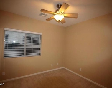 5118 W Molly Lane - Photo Thumbnail 14